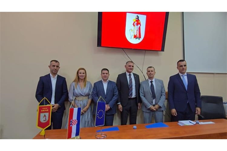 Slika /slike/foto 9_25/foto PPVRH-DRNIS 17-9_25/nsl PPVRH-DRNIS 17-9_25.jpg